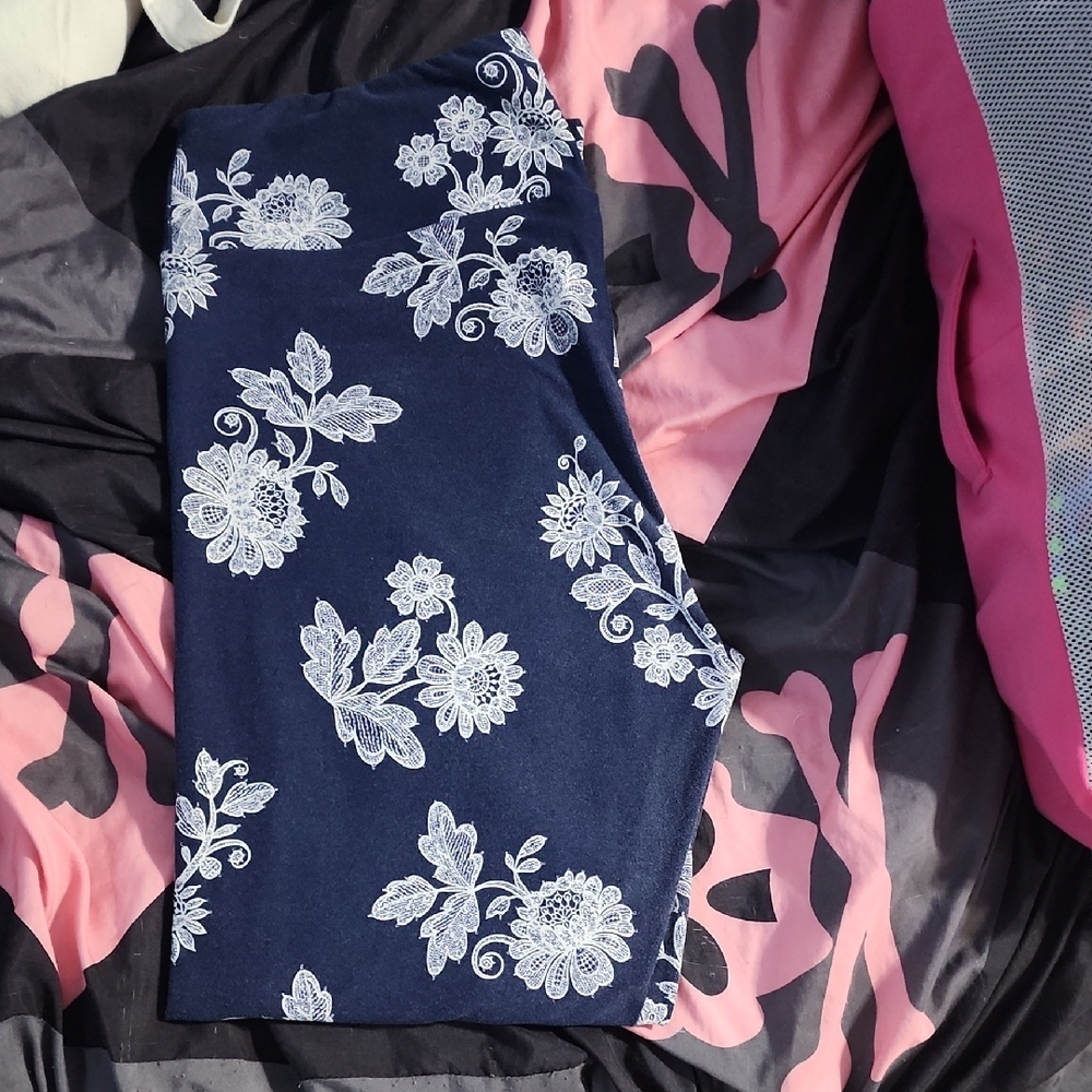 Navy Leggings with White Floral Print